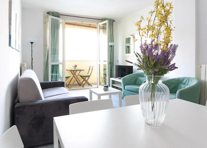 The Sunset 2 By Design Apartment *